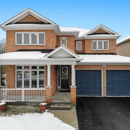 Affordable Room With Free Parking In Newmarket On Exterior photo