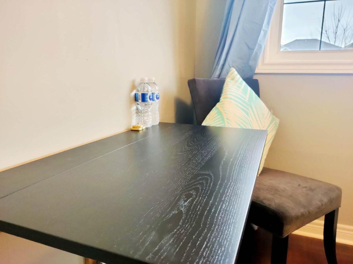 Affordable Room With Free Parking In Newmarket On Exterior photo