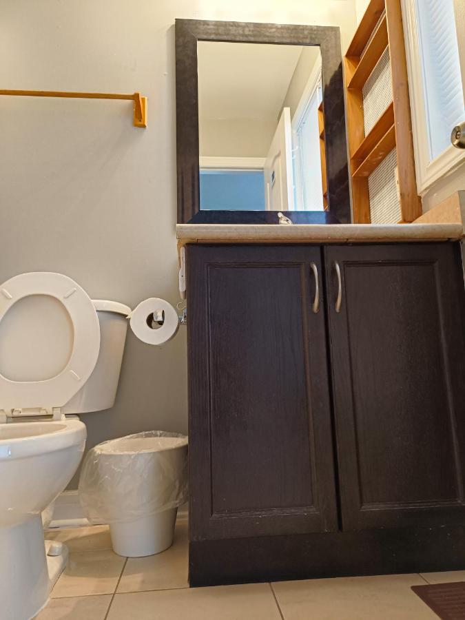 Affordable Room With Free Parking In Newmarket On Exterior photo